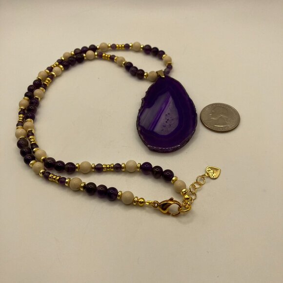 Gorgeous 2.5 in Agate Amethyst Gemstone Raw Edge 22 in Beaded necklace - Picture 12 of 12